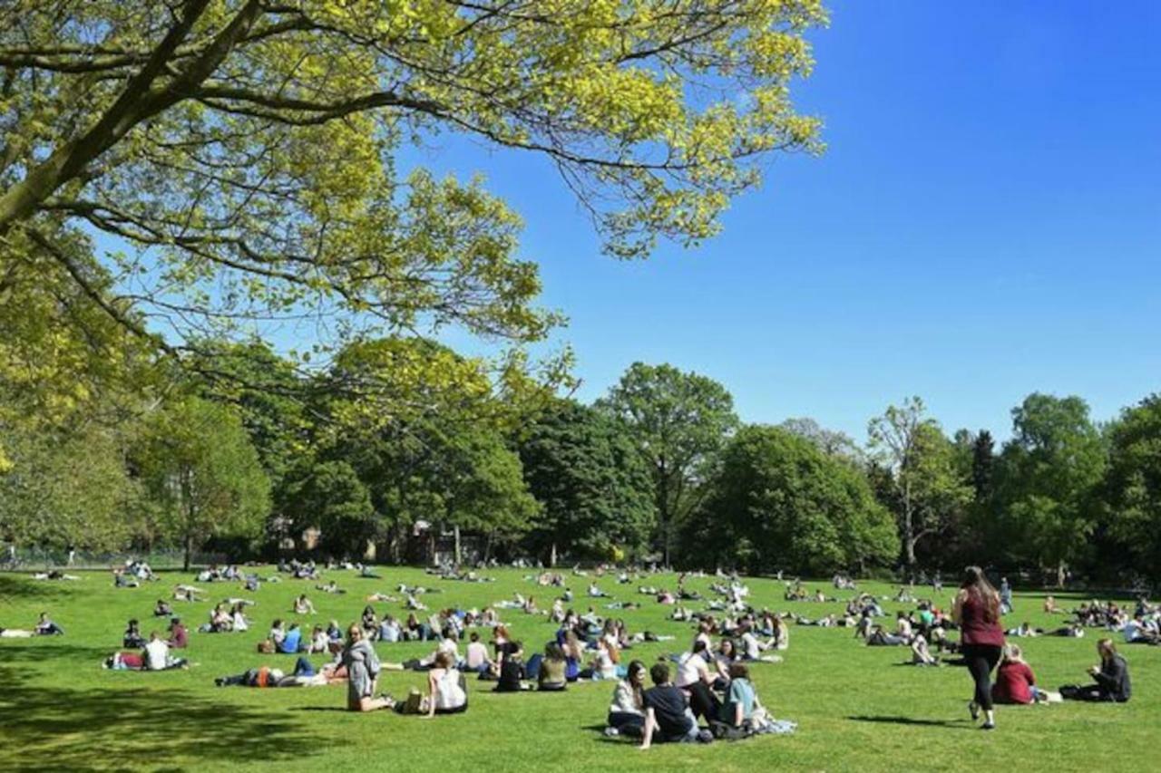 Queens Quarter Townhouse 1 벨파스트 외부 사진