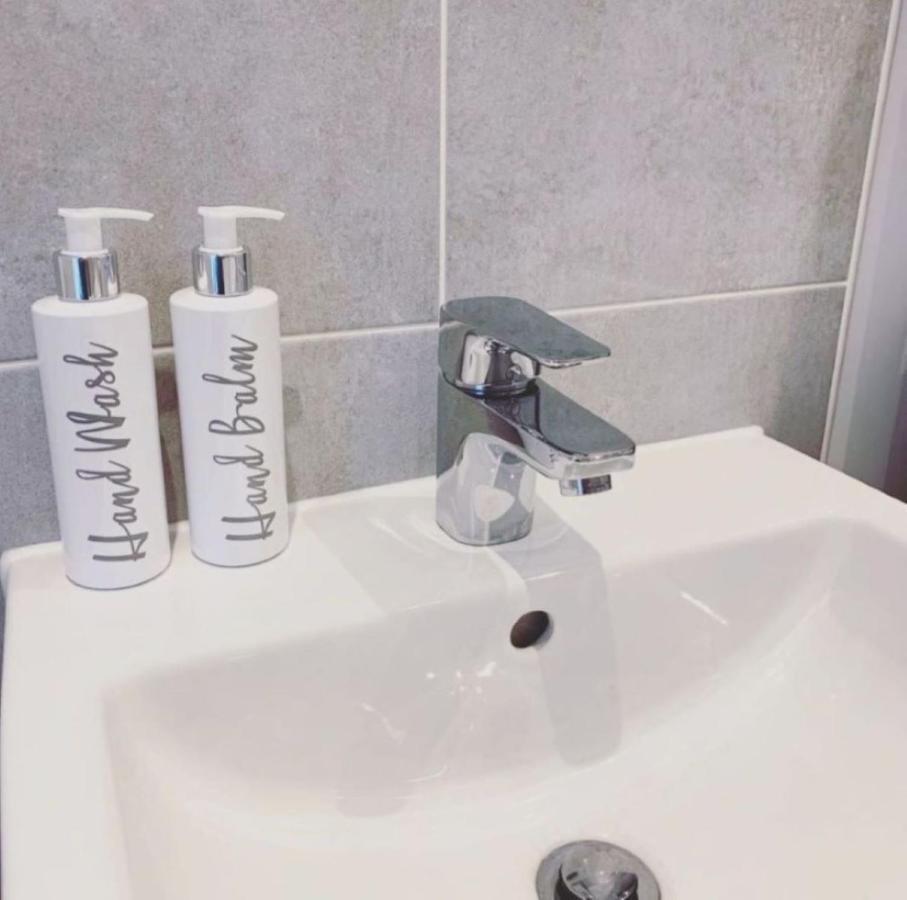 Queens Quarter Townhouse 1 벨파스트 외부 사진